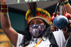 1_Protesto-indigena-no-centro-da-cidade-do-Rio-de-Janeiro-em-2021-durante-a-pandemia-com-o-objetivo-de-lutar-contra-o-Marco-Temporal