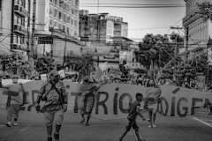 Protesto-indigena-no-centro-da-cidade-de-Manaus-AM-em-2022-com-o-objetivo-de-lutar-contra-o-Marco-Temporal