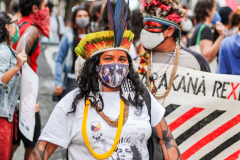 Protesto-indigena-no-centro-da-cidade-do-Rio-de-Janeiro-em-2021-durante-a-pandemia-com-o-objetivo-de-lutar-contra-o-Marco-Temporal.-8